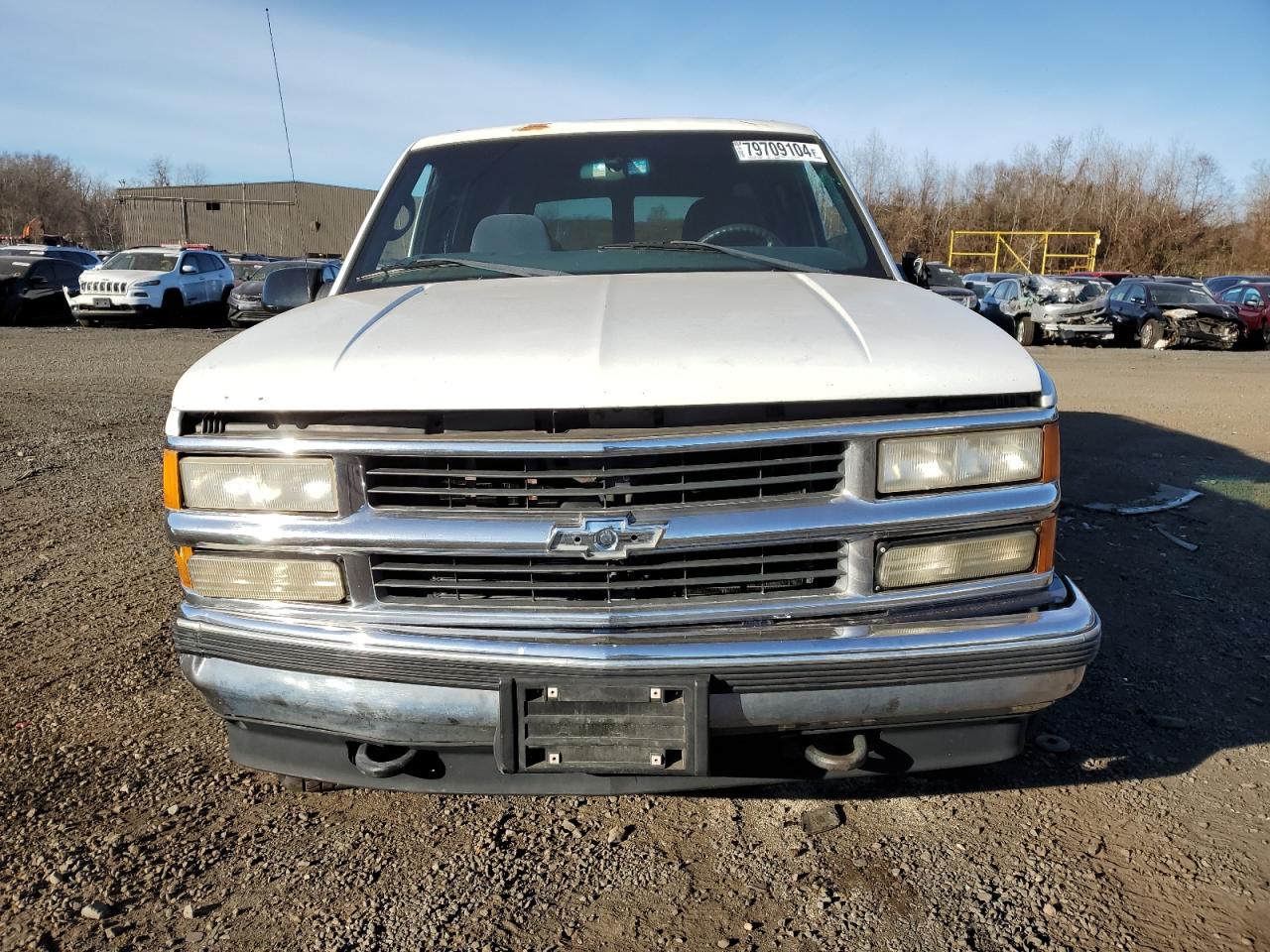 1999 Chevrolet Suburban - Image 5