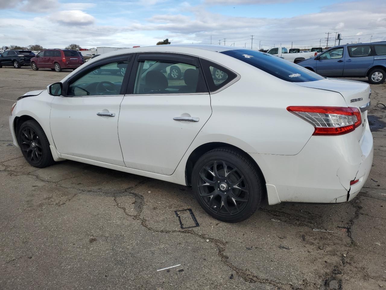 2014 Nissan Sentra - Image 2
