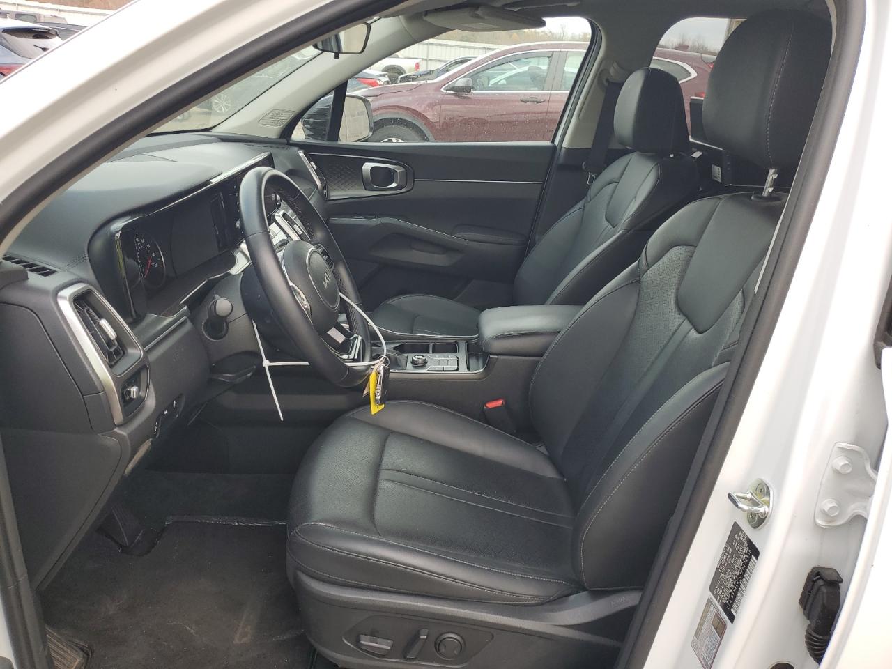 2023 Kia Sorento - Image 7