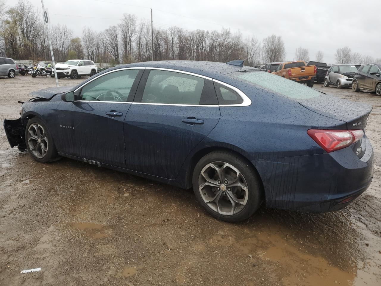 2021 Chevrolet Malibu - Image 2
