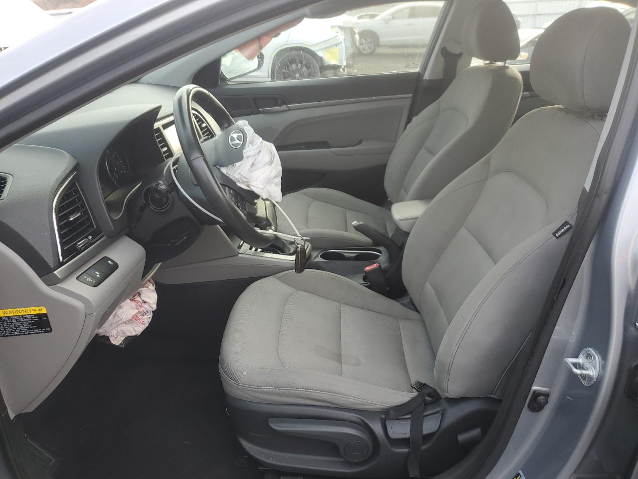 2017 Hyundai Elantra - Image 7