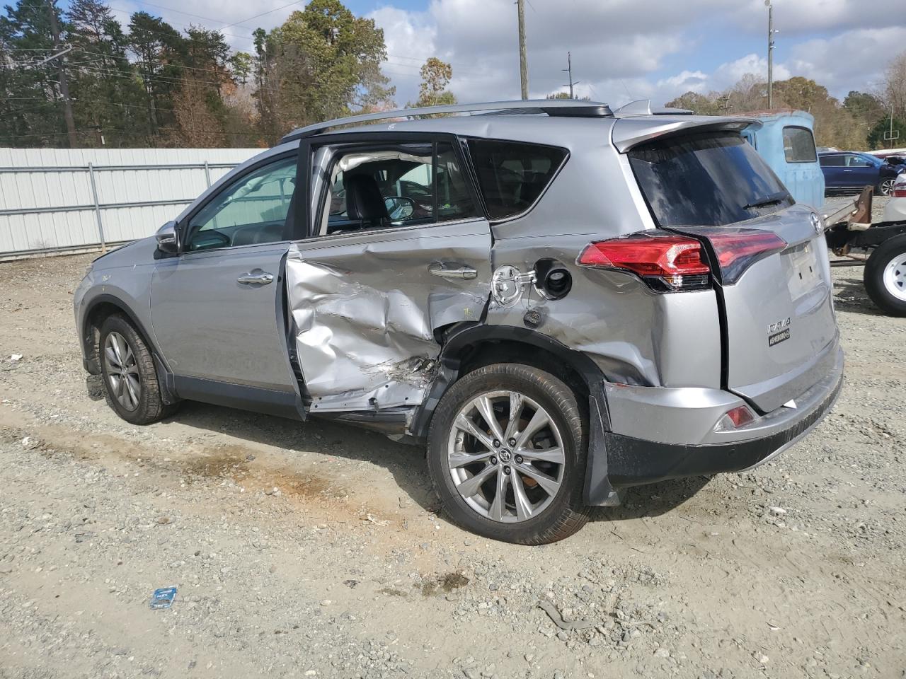 2017 Toyota RAV 4 - Image 2