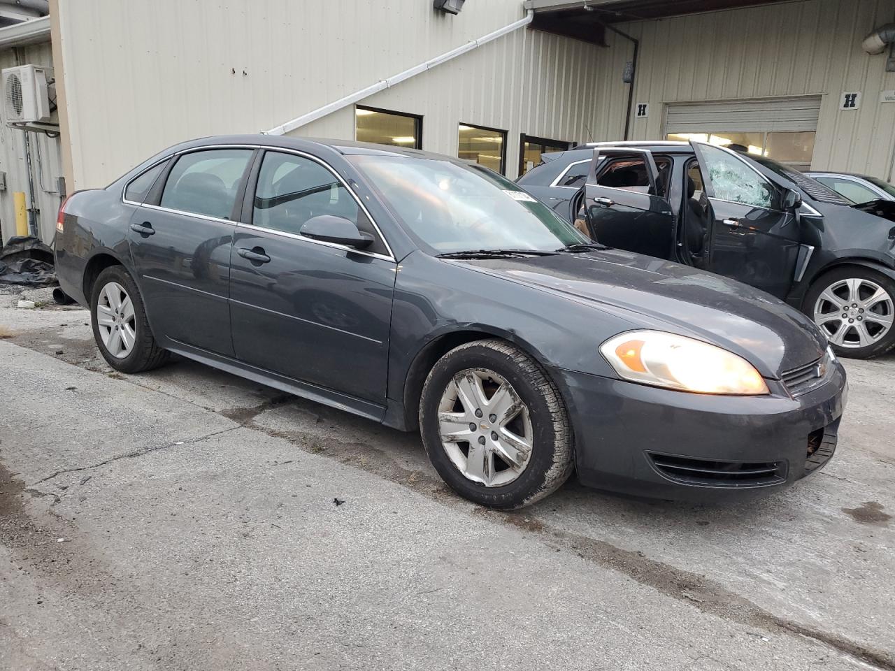 2011 Chevrolet Impala - Image 4