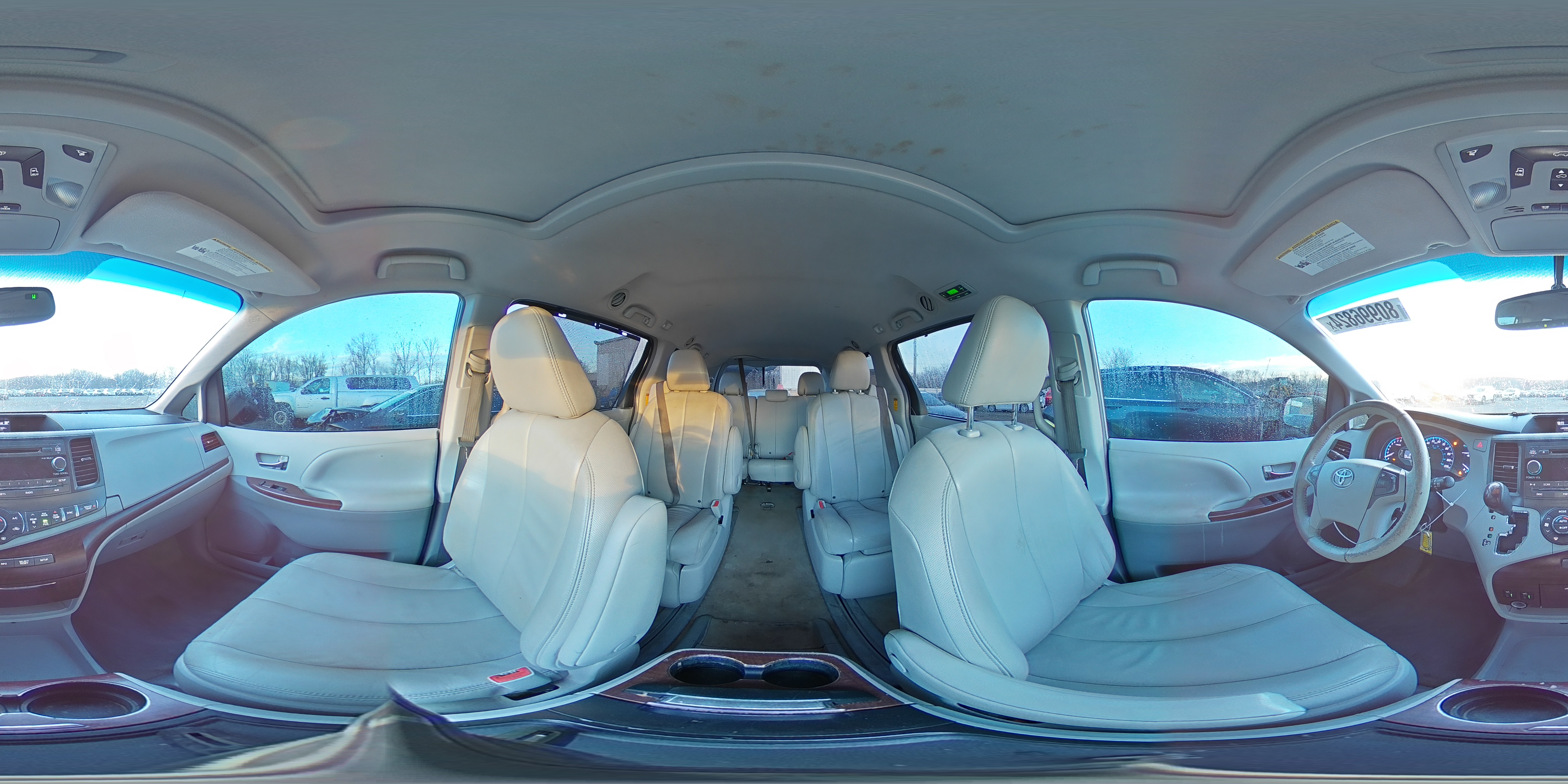 2014 Toyota Sienna - Image 15