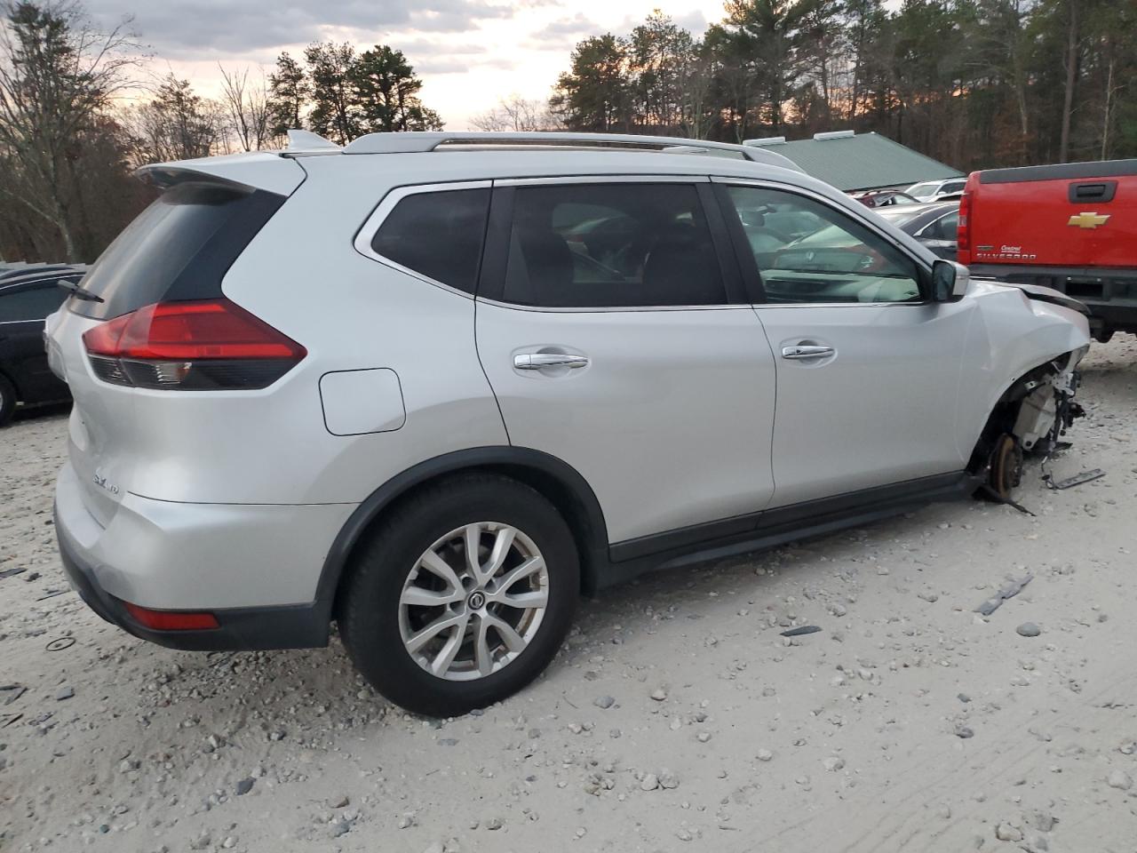 2017 Nissan Rogue - Image 3