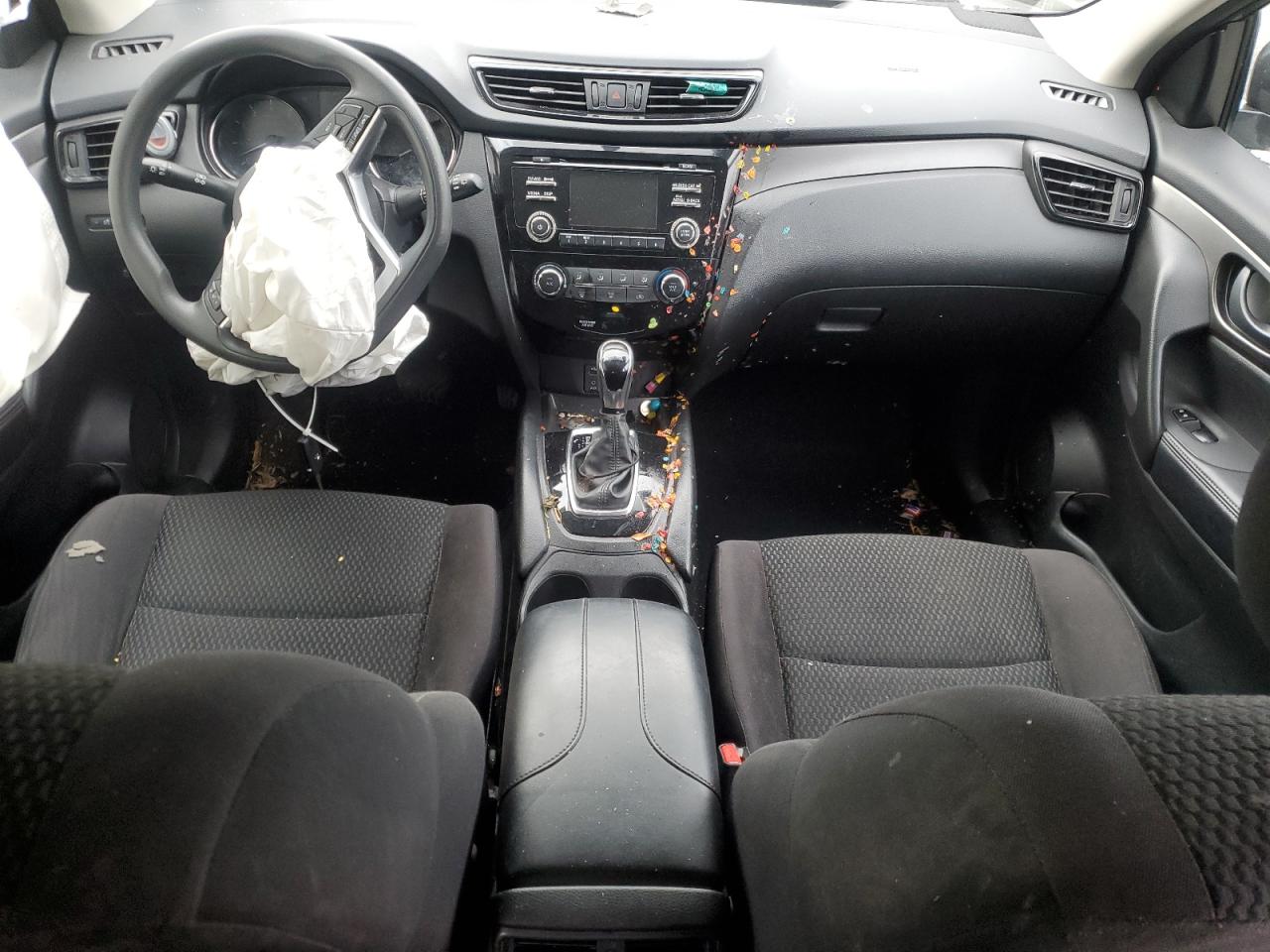 2018 Nissan Rogue - Image 8