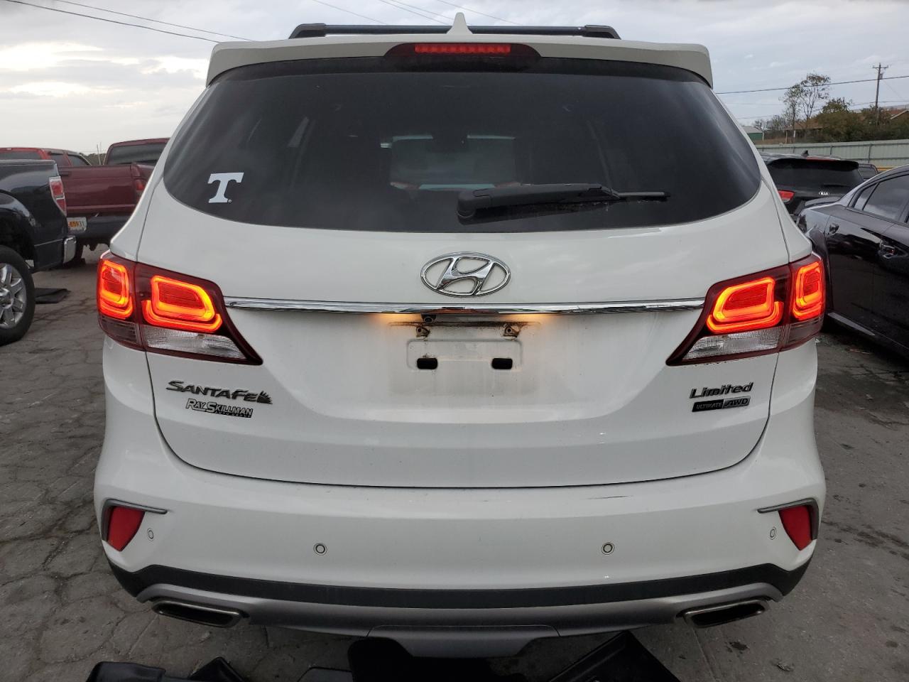 2018 Hyundai Santa Fe - Image 6