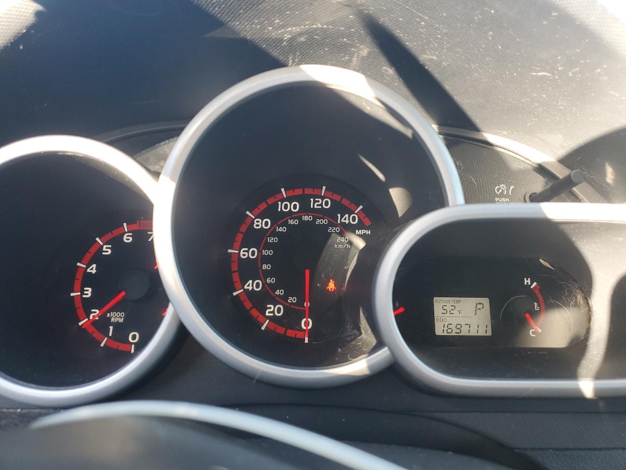 2009 Pontiac Vibe - Image 9