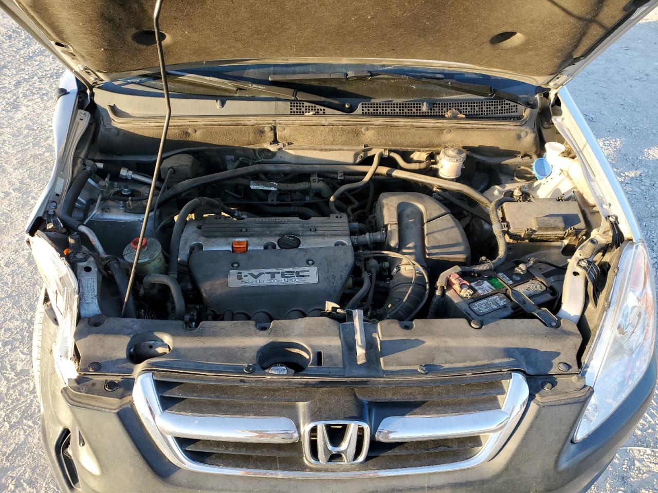 2004 Honda CR-V - Image 12