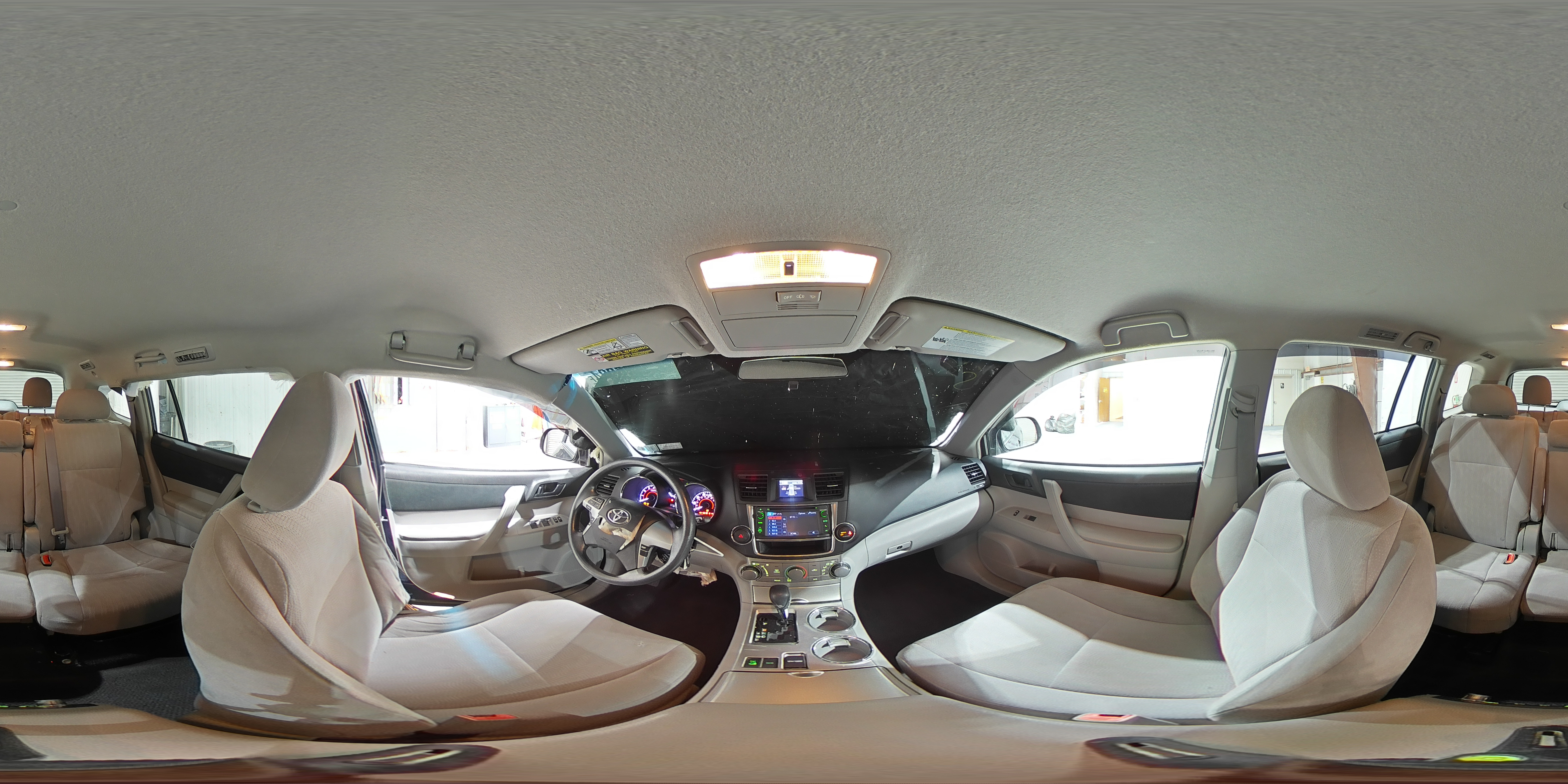 2013 Toyota Highlander - Image 16