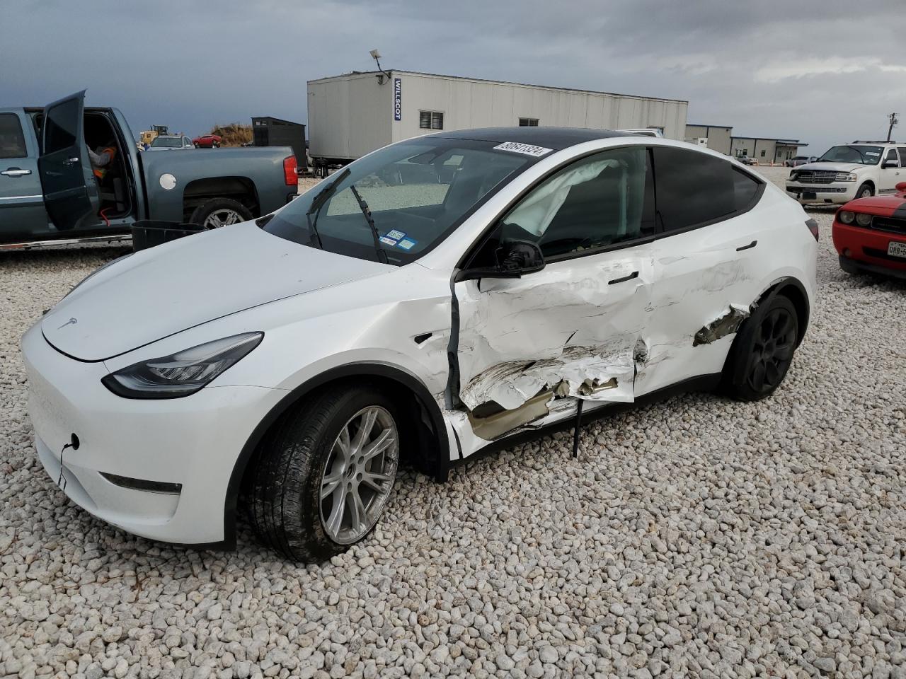 VIN 7SAYGDEE4PA077203 2023 TESLA MODEL Y no.1