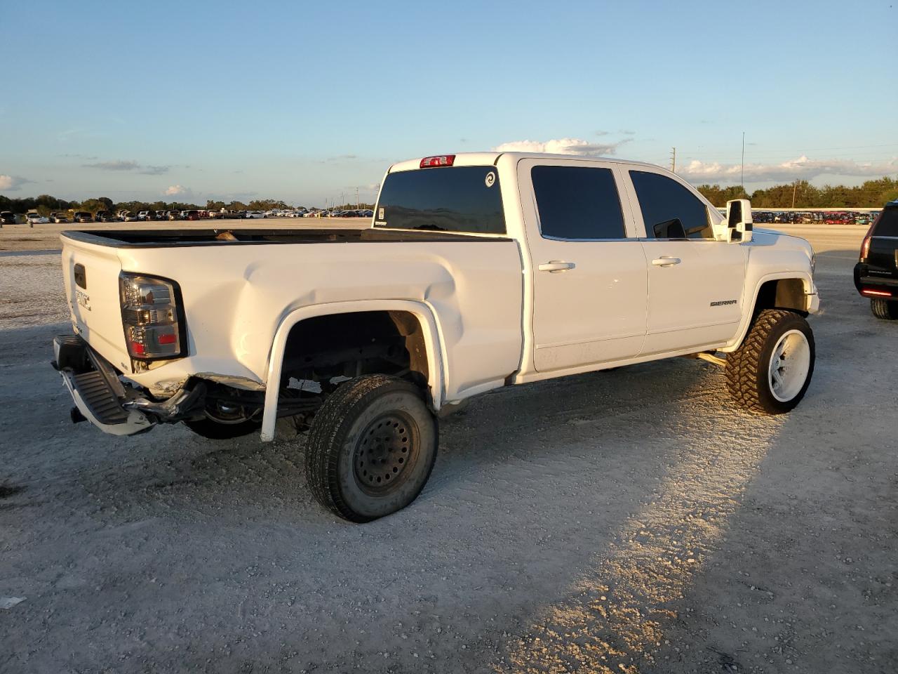 2017 GMC Sierra - Image 3