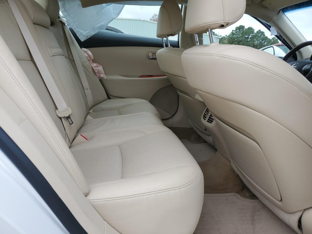 2011 Lexus ES - Image 10