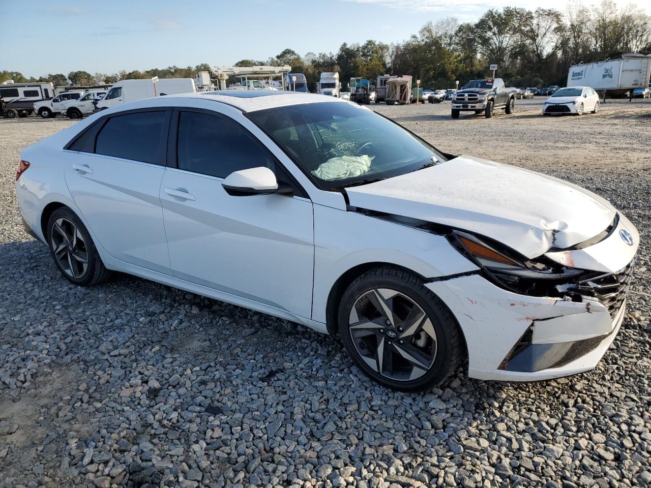 2021 Hyundai Elantra - Image 4