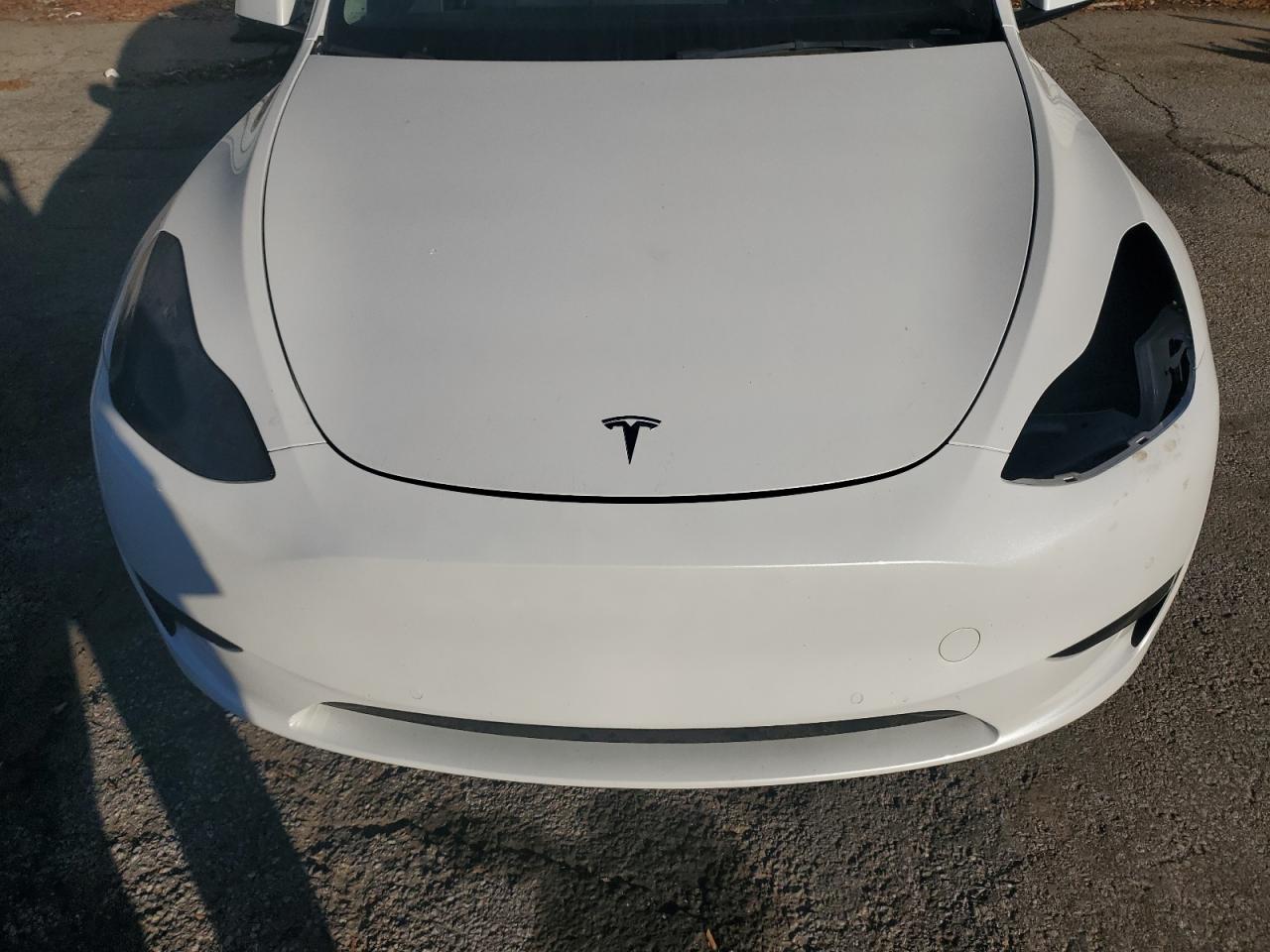 VIN 7SAYGDEF0NF328775 2022 TESLA MODEL Y no.11