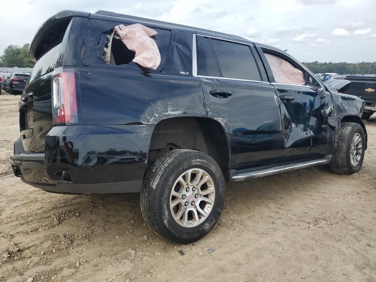 2015 GMC Yukon - Image 3