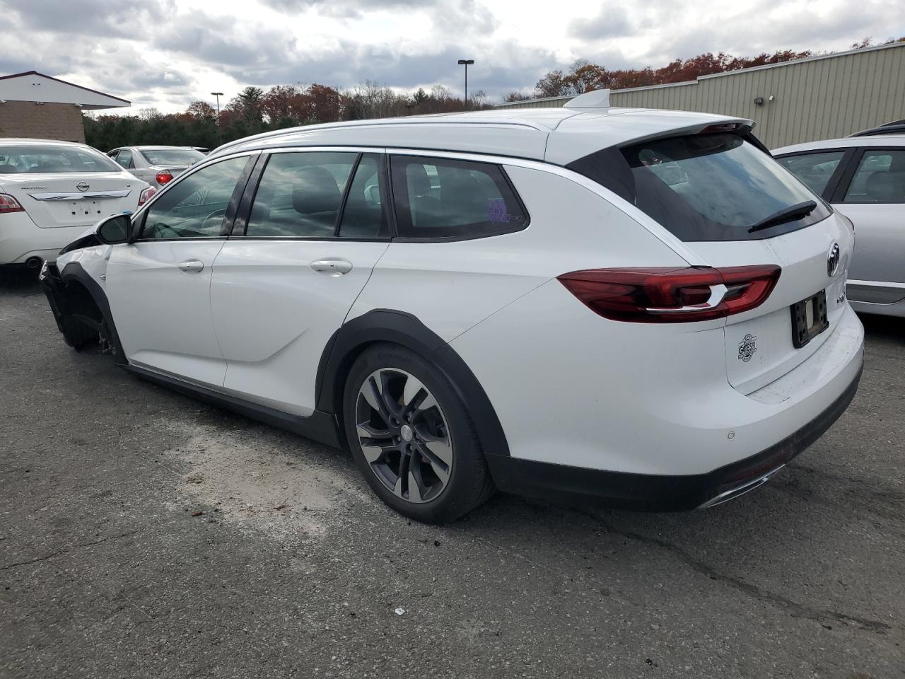 2019 Buick Regal - Image 2