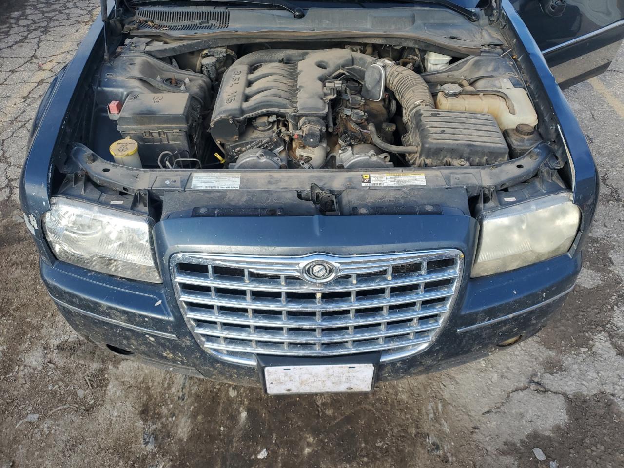 2008 Chrysler 300 - Image 13