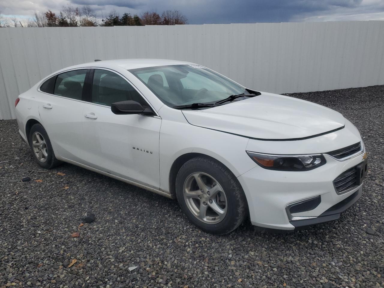 2018 Chevrolet Malibu - Image 4