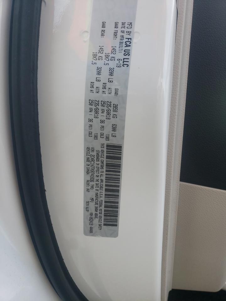 2019 Chrysler Pacifica - Image 14