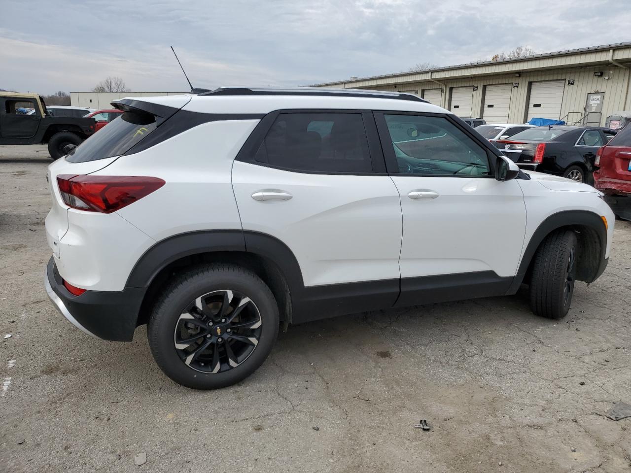 2022 Chevrolet TrailBlazer - Image 3
