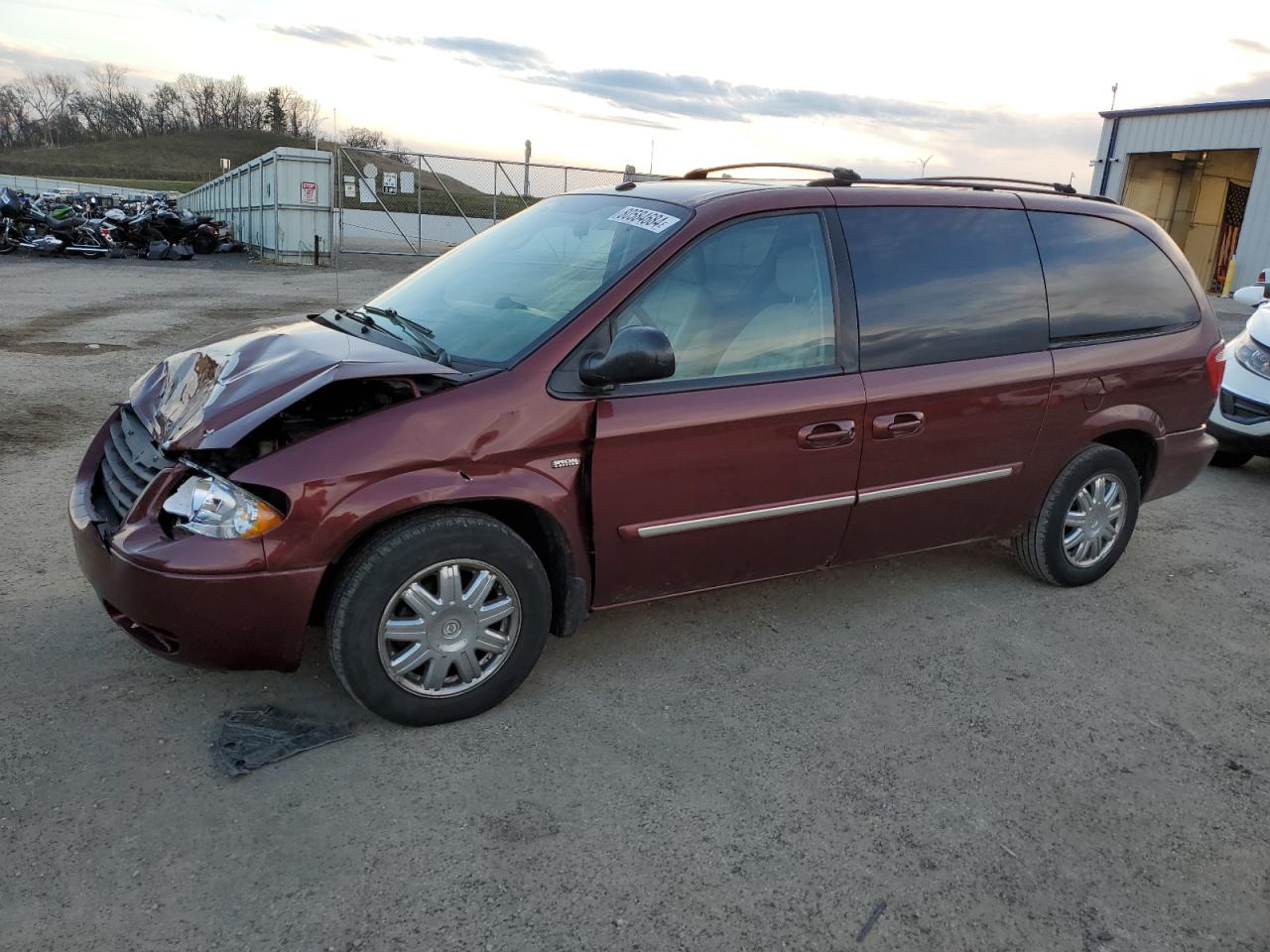 2007 Chrysler Town & Country - Image 1