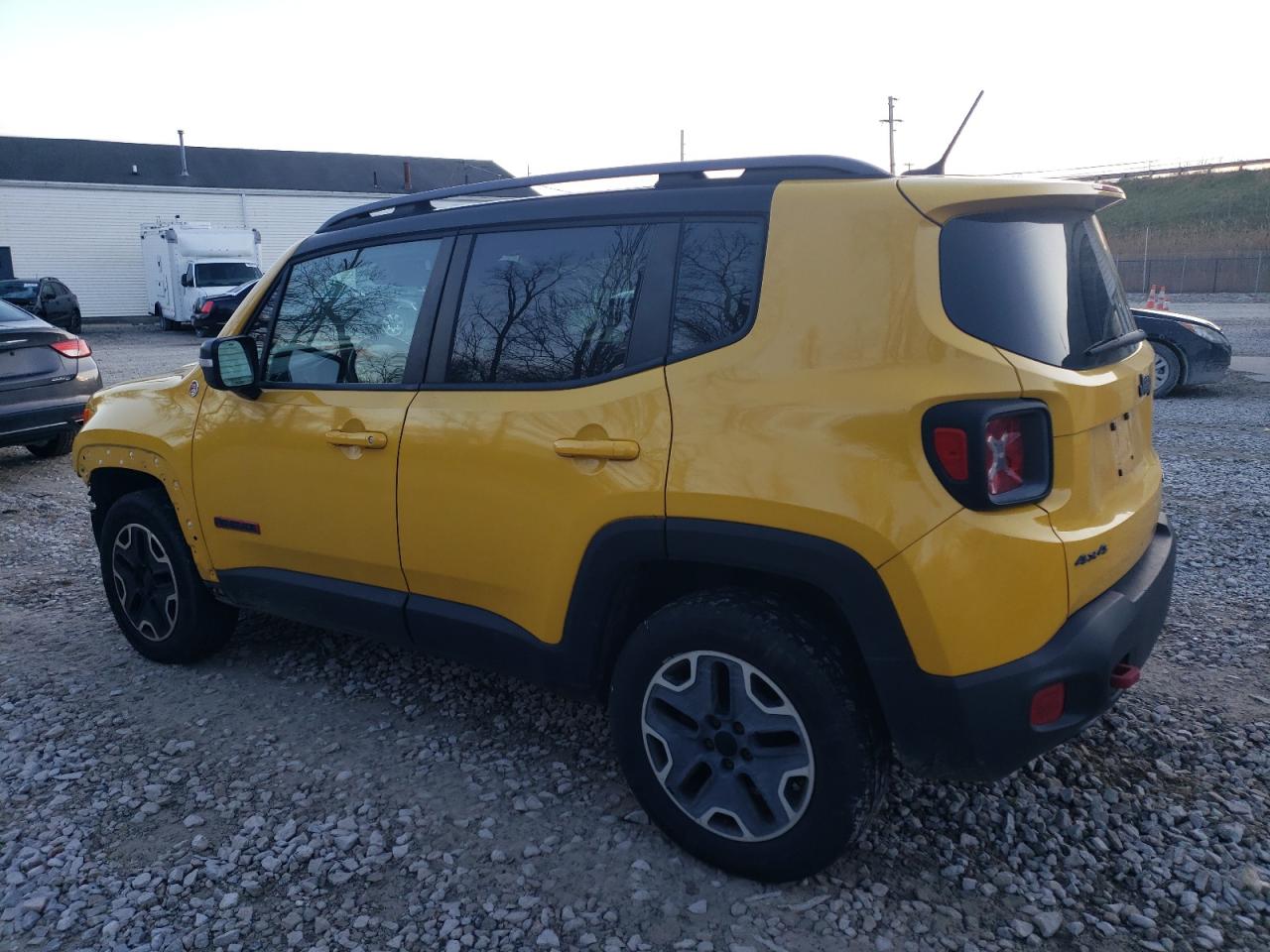 VIN ZACCJBCTXFPB50633 2015 JEEP RENEGADE no.2