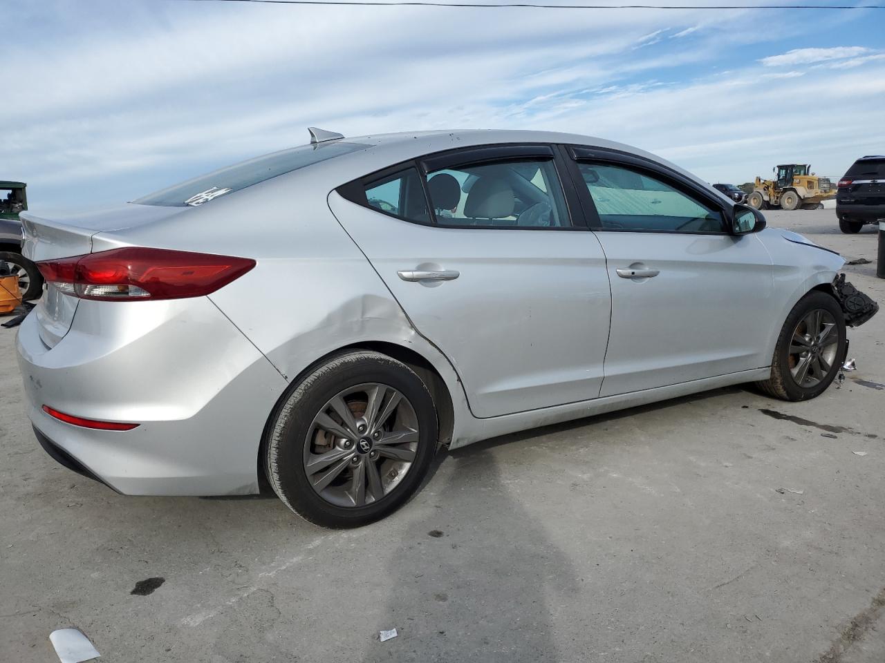 2018 Hyundai Elantra - Image 3