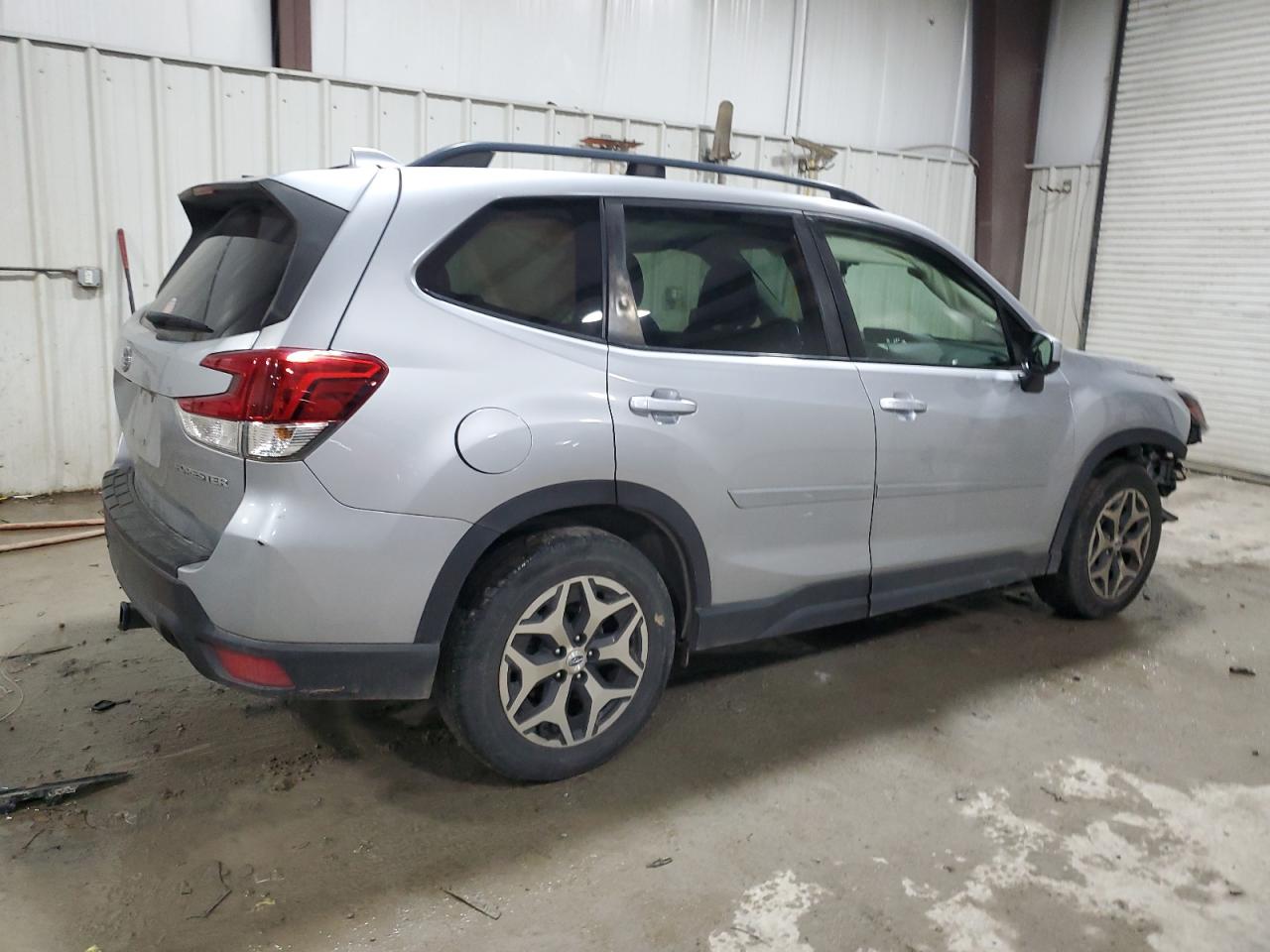 VIN JF2SKAEC4KH408390 2019 SUBARU FORESTER no.3