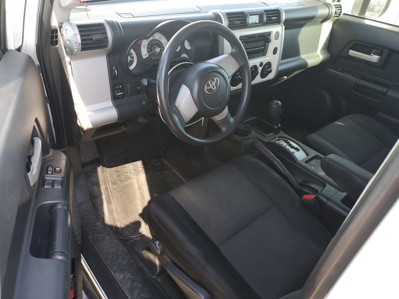 2010 Toyota Fj Cruiser VIN: JTEZU4BF9AK010743 Lot: 63110865