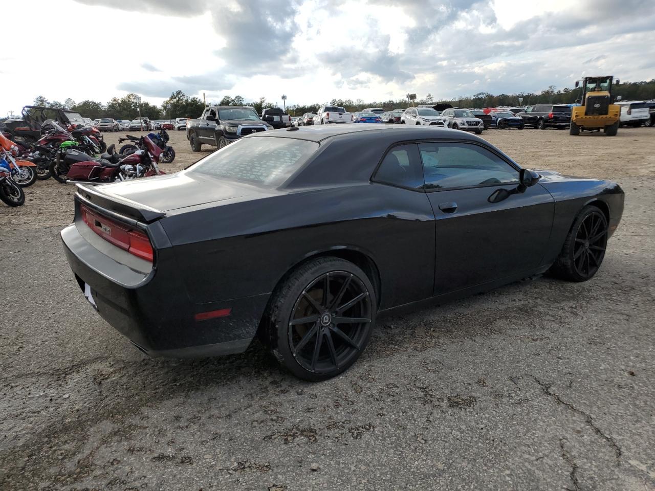 VIN 2C3CDYAG3DH511591 2013 DODGE CHALLENGER no.3