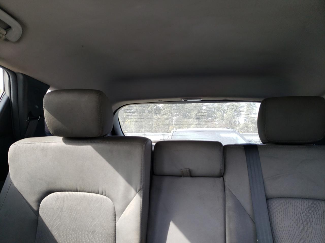 2015 Hyundai Santa Fe - Image 10
