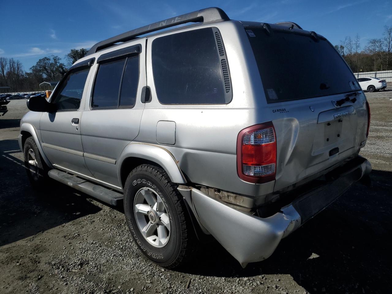 2004 Nissan Pathfinder - Image 2