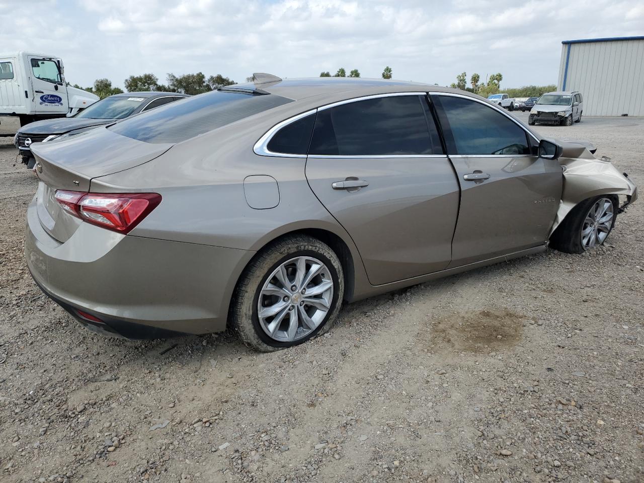 2022 Chevrolet Malibu - Image 3