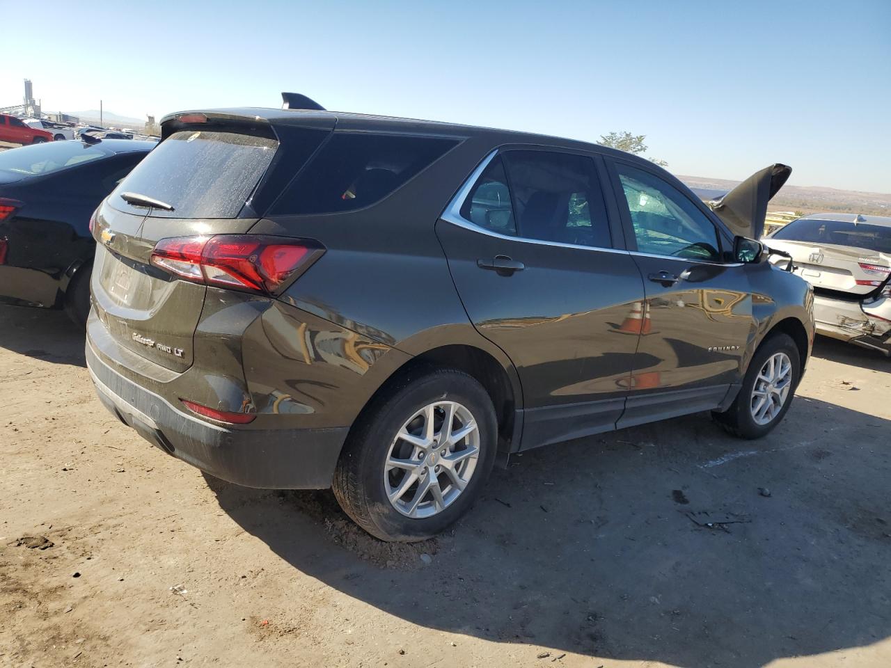 2023 Chevrolet Equinox - Image 3