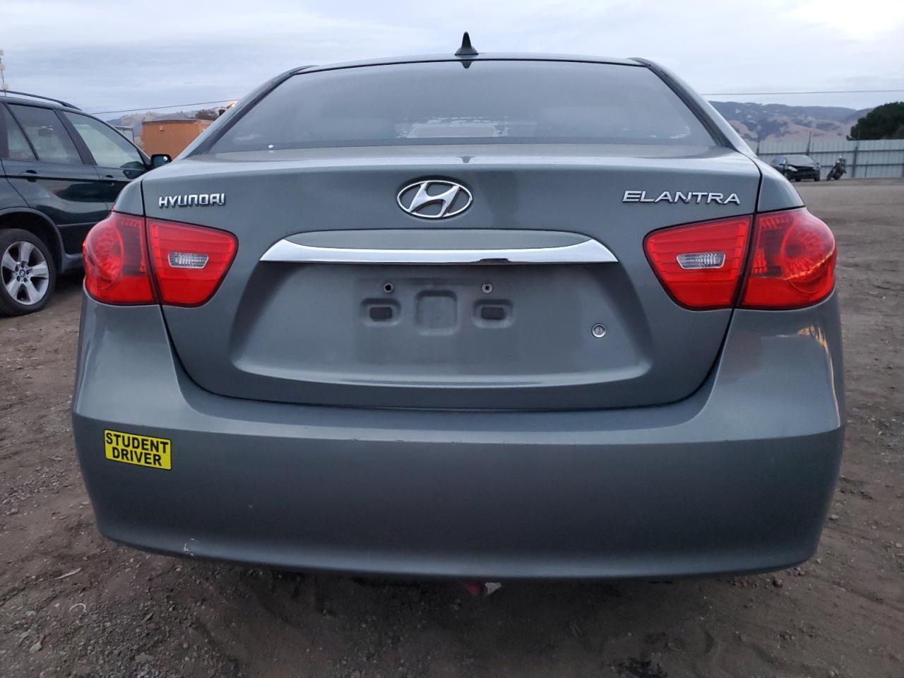 2010 Hyundai Elantra - Image 6