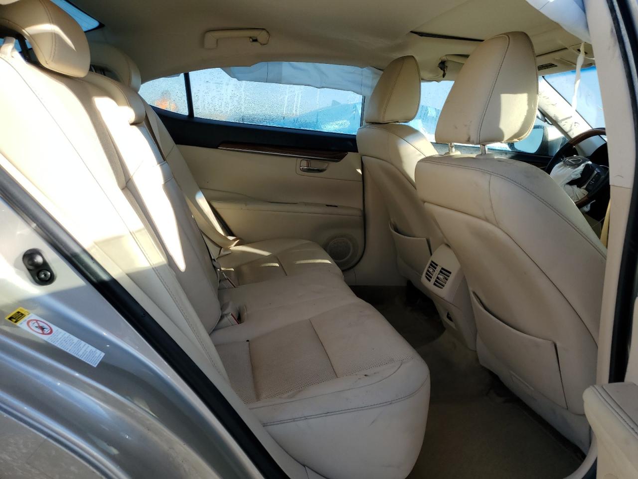 2014 Lexus ES - Image 10