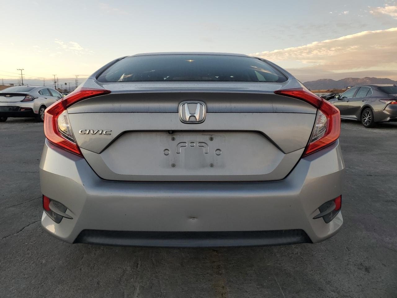 VIN 2HGFC2F58GH568228 2016 HONDA CIVIC no.6