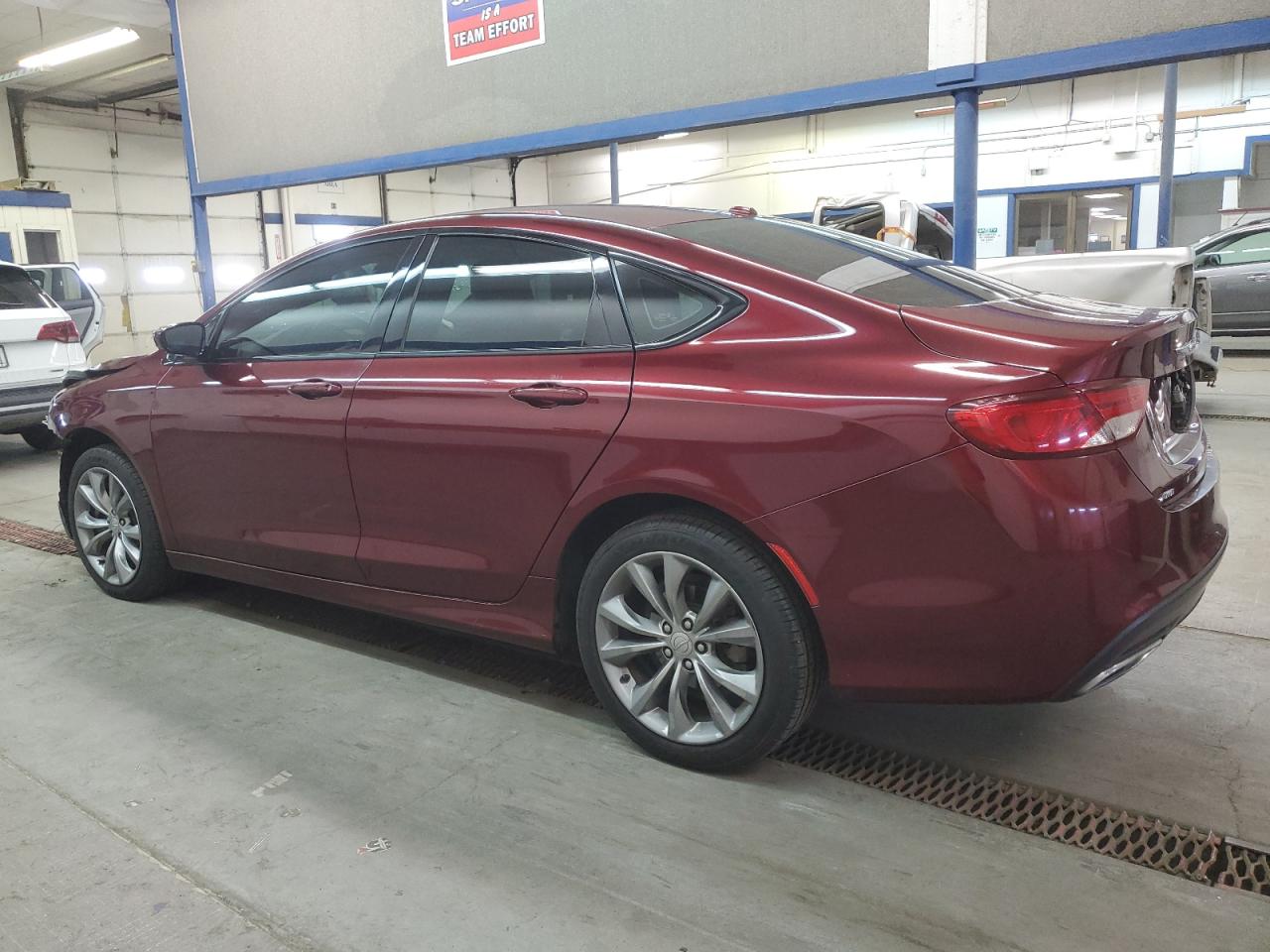 2015 Chrysler 200 - Image 2