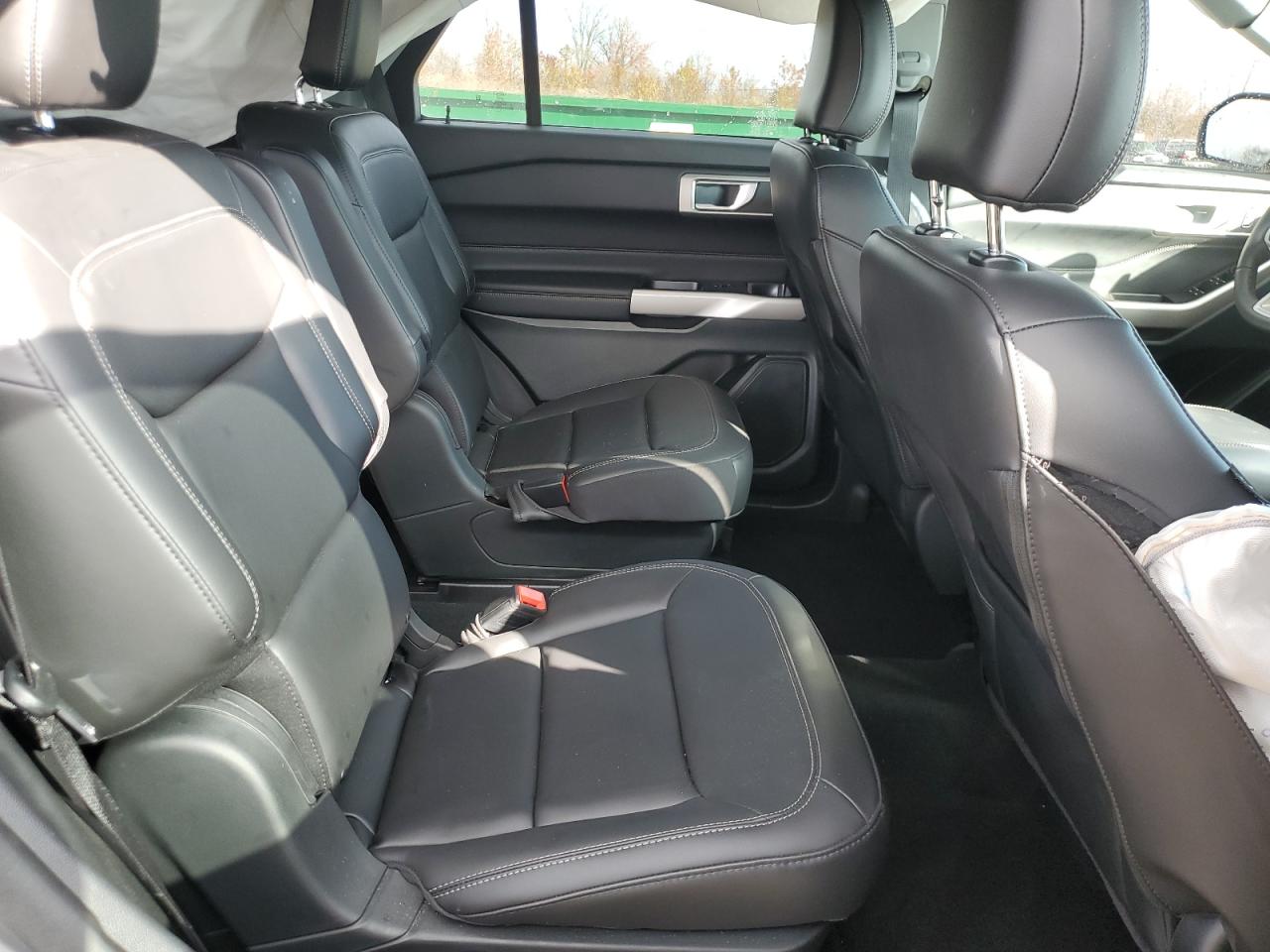 2023 Ford Explorer - Image 11