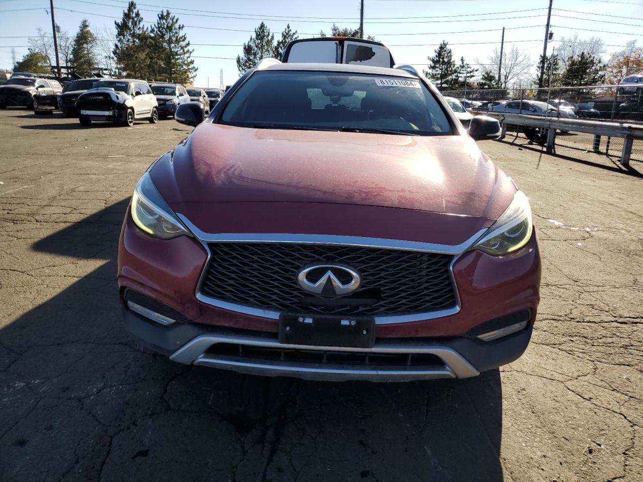 VIN SJKCH5CR2HA037261 2017 INFINITI QX30 no.5