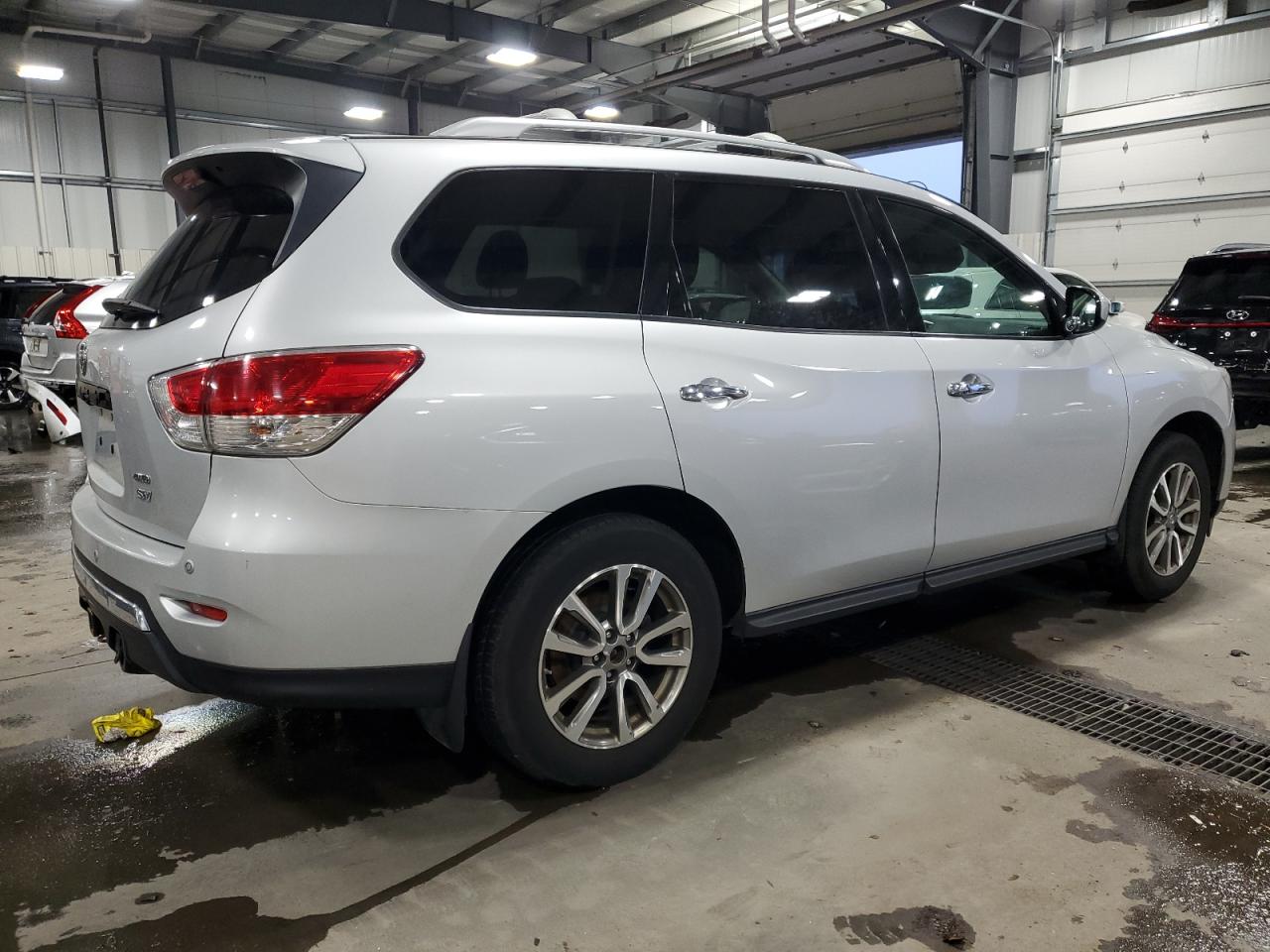 2013 Nissan Pathfinder - Image 3