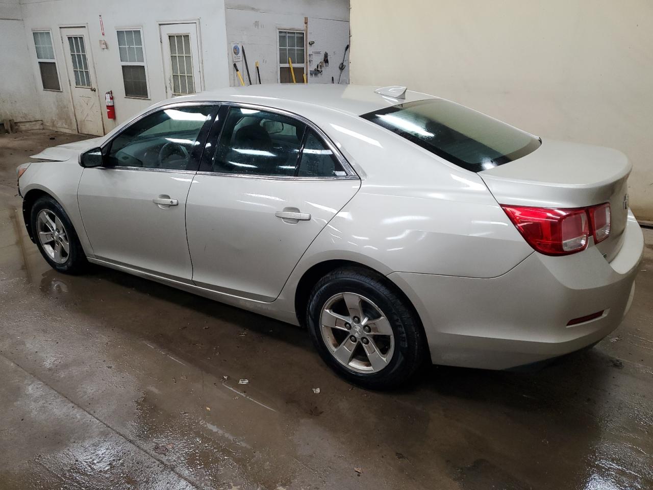 2016 Chevrolet Malibu - Image 2
