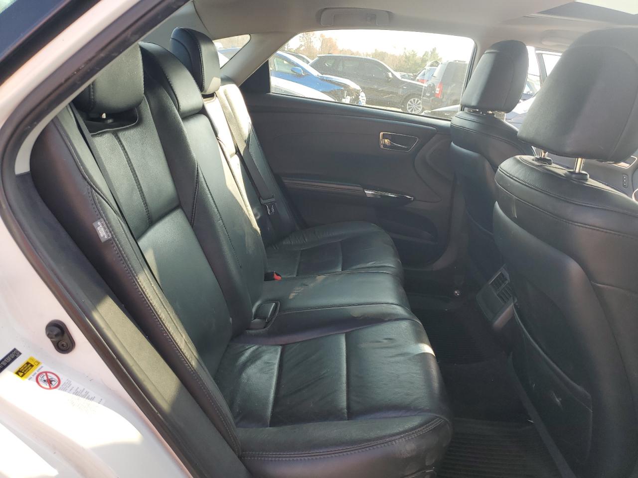 2015 Toyota Avalon - Image 11