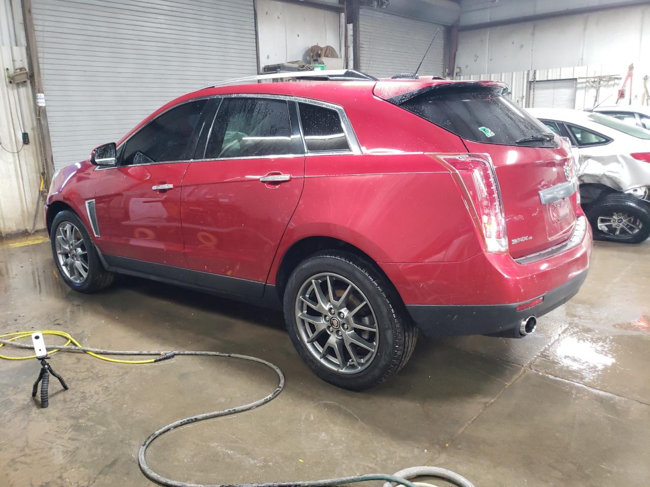 VIN 3GYFNCE37GS558893 2016 CADILLAC SRX no.2