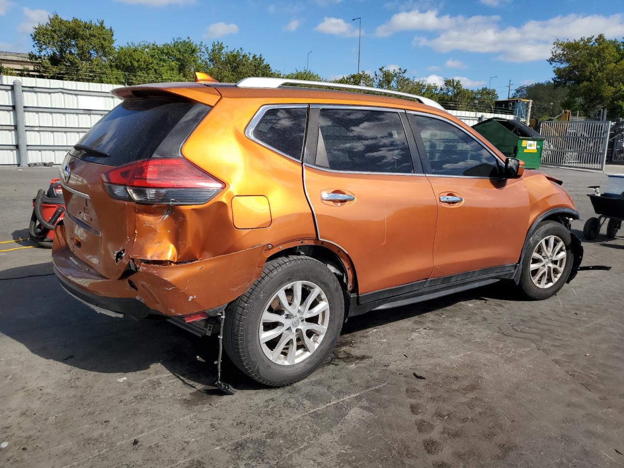 2017 Nissan Rogue - Image 3