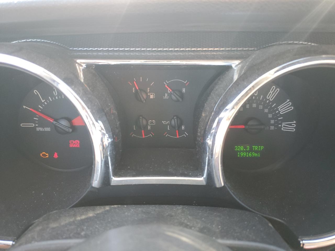 2006 Ford Mustang - Image 9