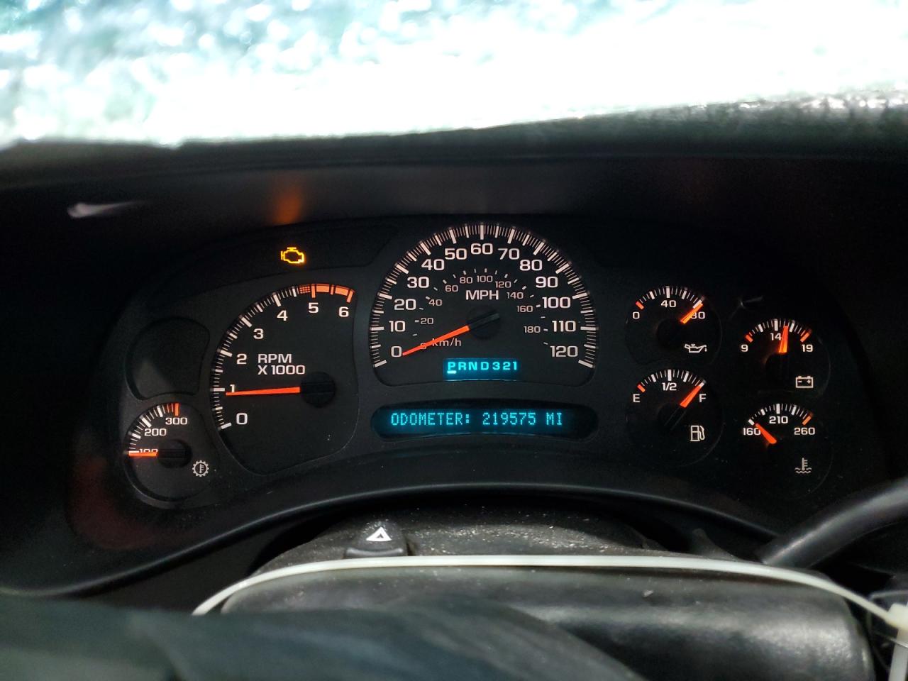 2003 GMC Sierra - Image 9