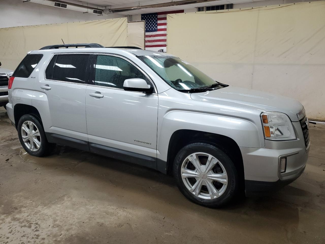 2017 GMC Terrain - Image 4