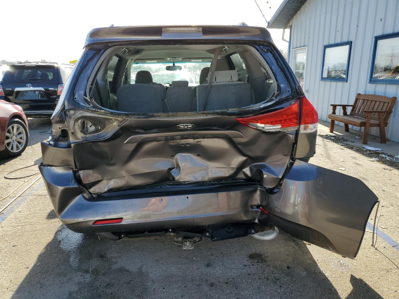 2013 Toyota Sienna - Image 6